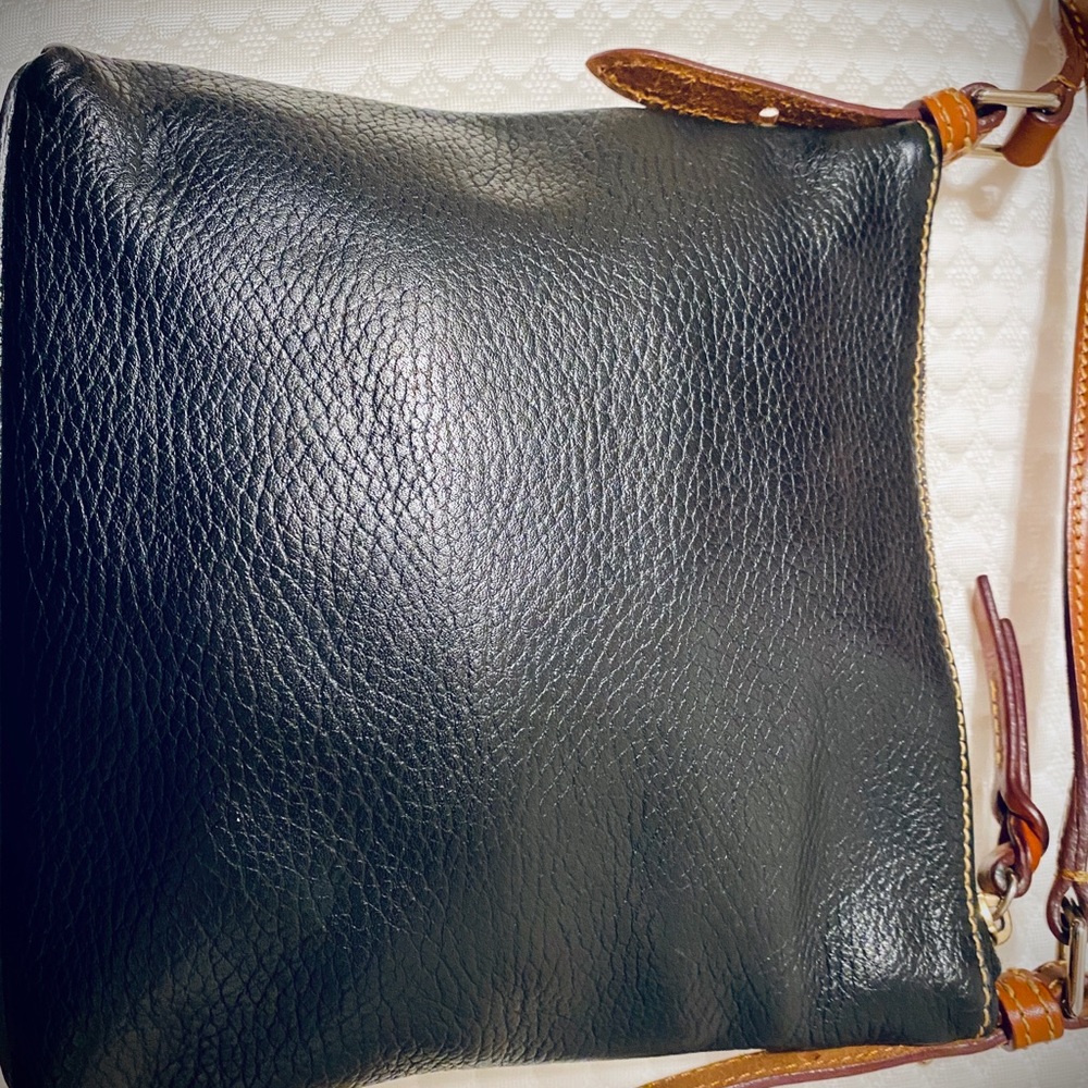 Dooney and Bourke Pebble leather crossbody .